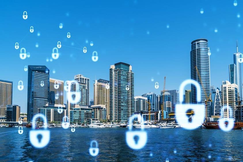 迪拜商业中心,投影有挂锁的形象。