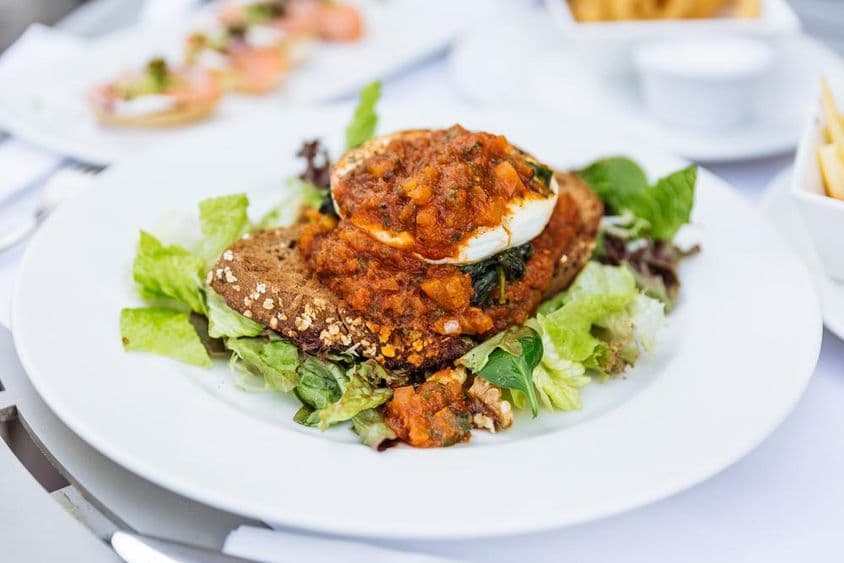 迪拜餐厅的班尼迪蛋