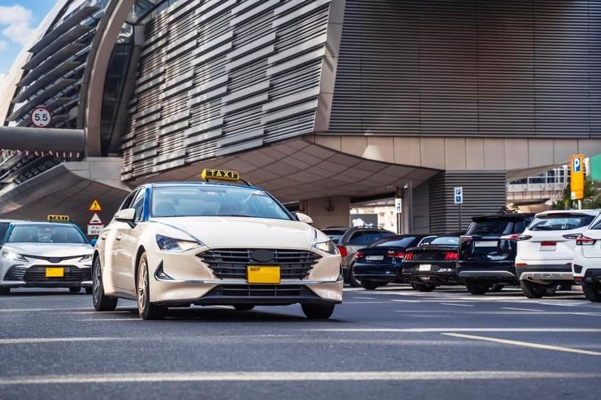 迪拜街景与汽车