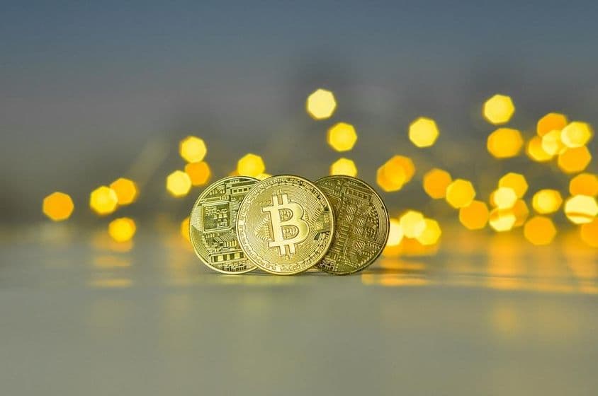黄金比特币硬币。
