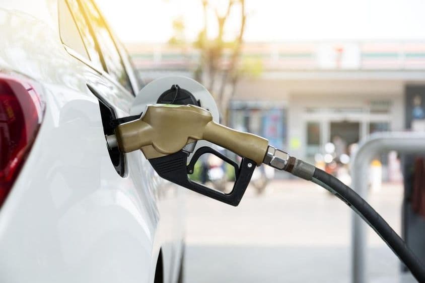 汽车中的汽油泵喷嘴。