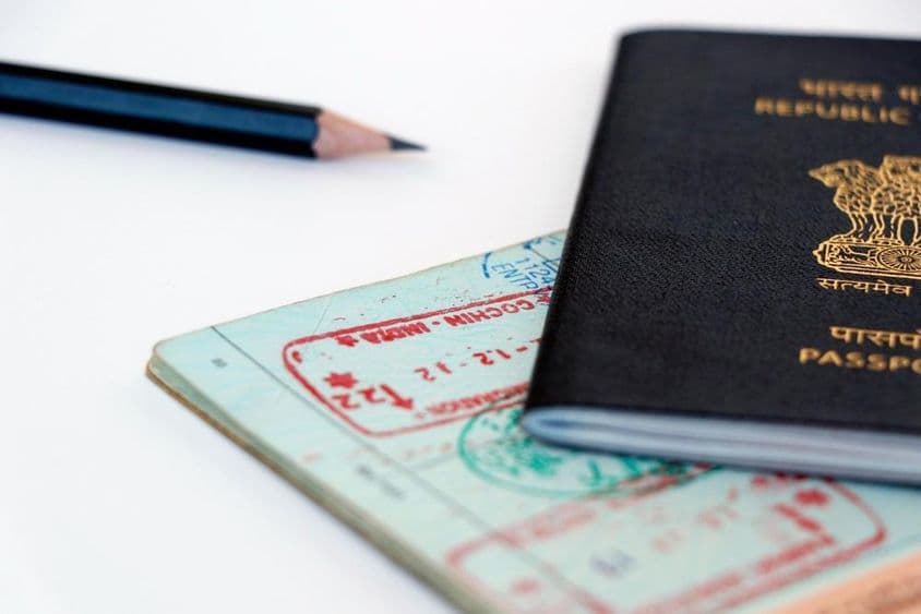 阿联酋签证盖章流程,护照印章。