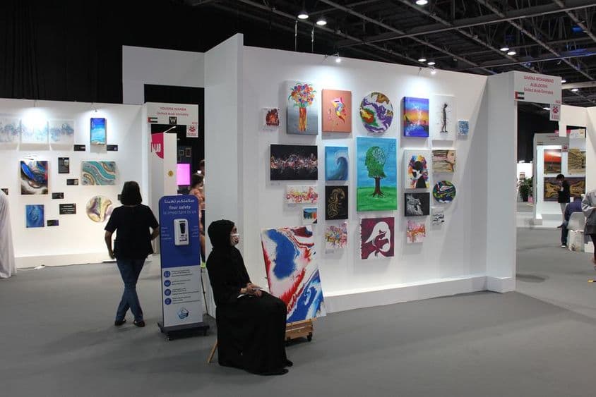 世界艺术迪拜展览会的公共展览空间。