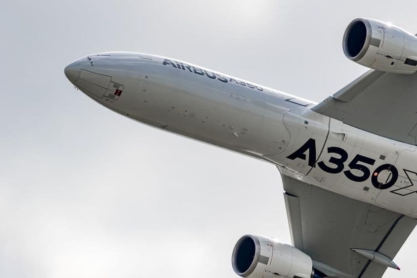 空客A350正在飞行。