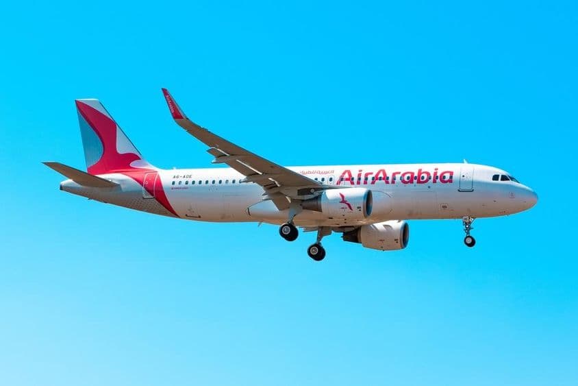 阿拉比亚航空空客A320 (A6-AOE)着陆。