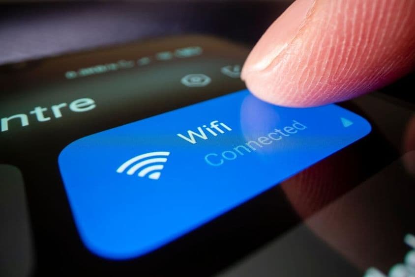 连接WiFi的智能手机