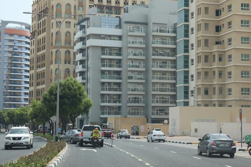 迪拜硅谷绿洲的道路。