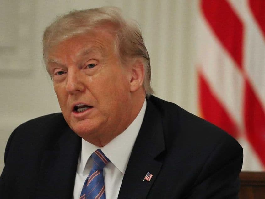 唐纳德·特朗普在活动上发表演讲。