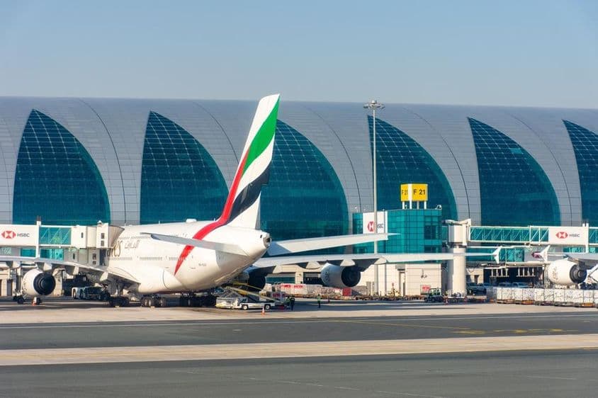 迪拜国际机场的埃米尔航空公司机队。
