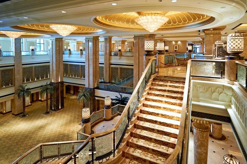 阿布扎比:酋长国宫殿豪华酒店。