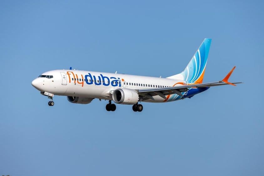 FlyDubai波音737 MAX 8降落。