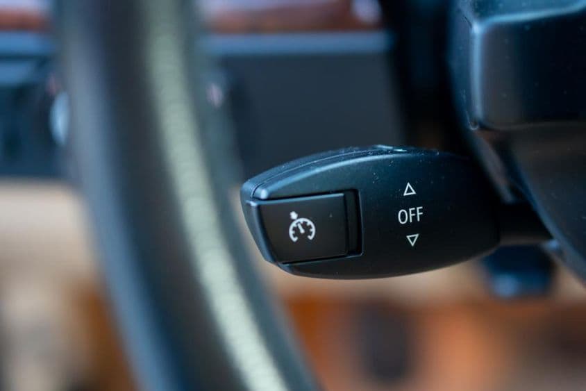 巡航控制杆,开启或关闭