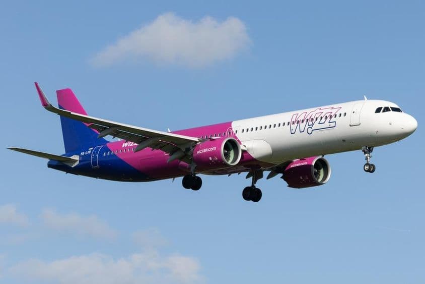 Wizz Air 在汉堡机场,配有空客 A321-271NX A21N 飞机。