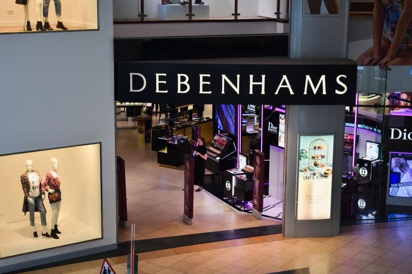 购物中心里Debenhams商店的外观。