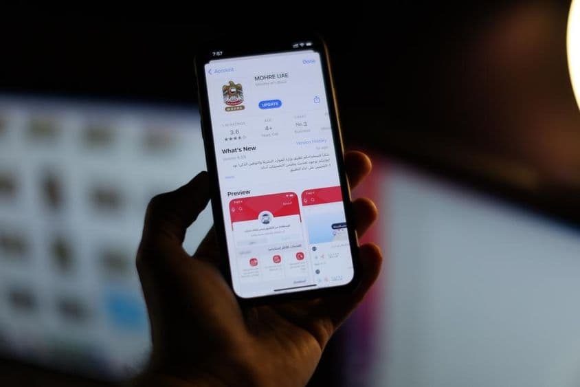 智能手机屏幕上的MoHRE应用程序