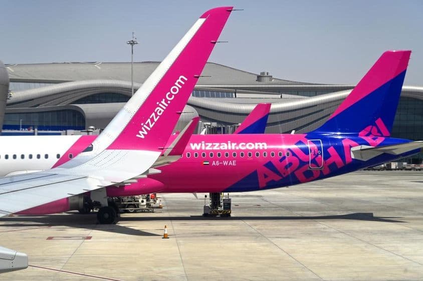 扎耶德国际机场上的Wizz Air航空公司的空客a321。