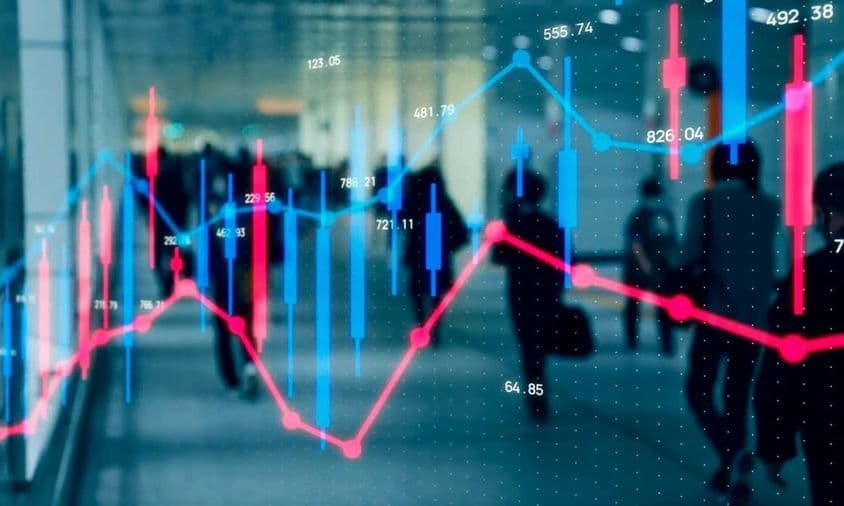 金融图表,人们行走。