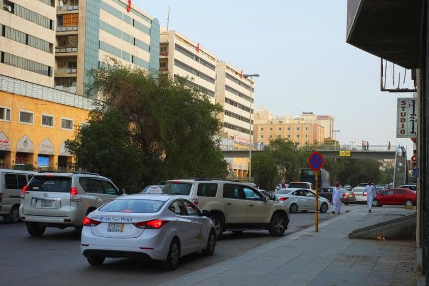 利雅得,沙特阿拉伯,Al Batha区地标附近的交通。