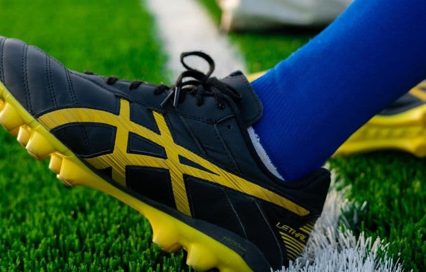 迪拜体育场和足球鞋