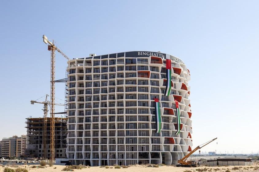 Binghatti Holding正在迪拜建设一座现代化公寓楼。