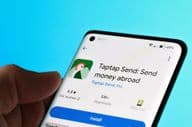 Taptap Send应用显示在智能手机上。