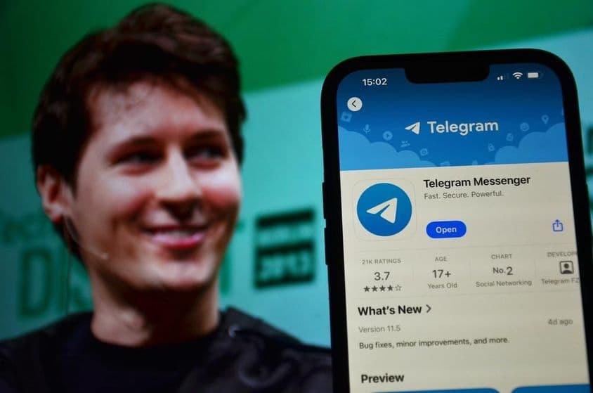Telegram背景中可见的首席执行官帕维尔·杜罗夫。