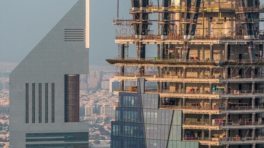 迪拜现代摩天大楼的新建筑