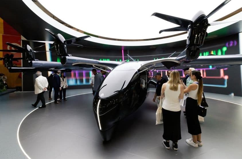 展示中的Archer Aviation Midnight电动出租车eVTOL。