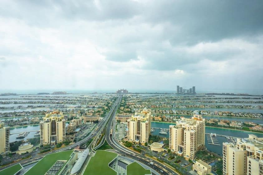 棕榈岛白天的空中视图。