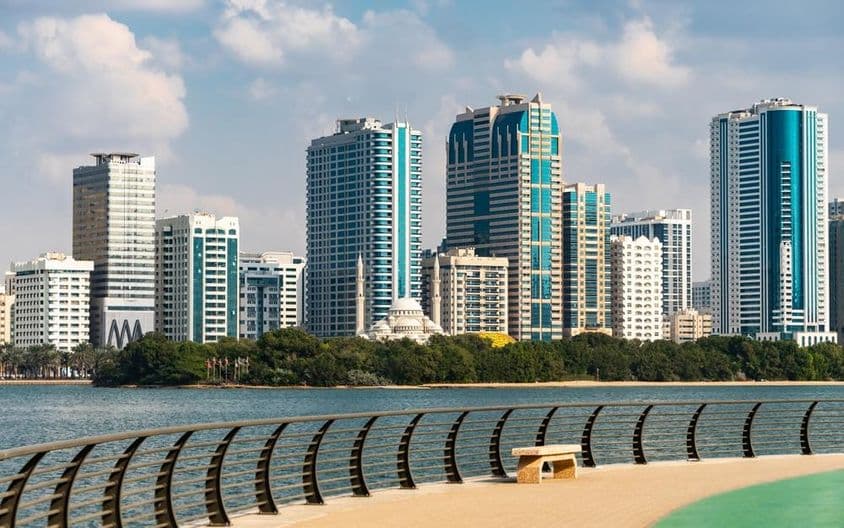 阿拉伯联合酋长国的沙迦城市天际线。