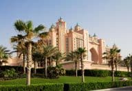 迪拜的酒店是现代阿拉伯建筑的杰出范例。