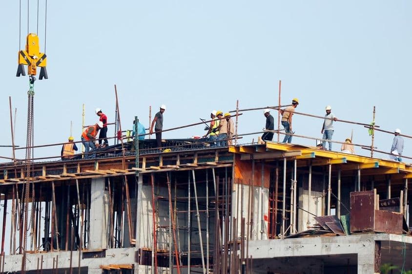 在迪拜建筑工地工作的工人