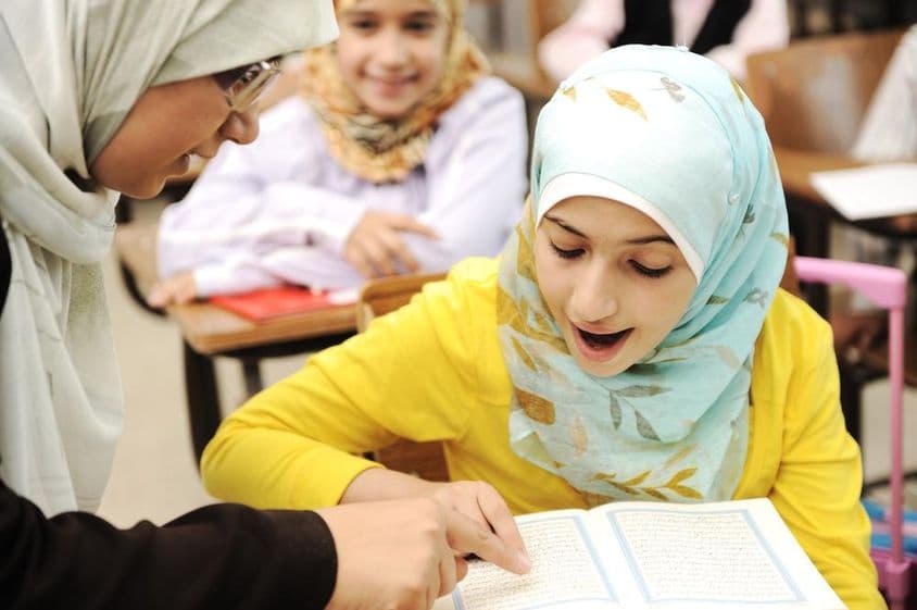 学校教室里的孩子们