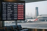 取消的航班在显示板上。