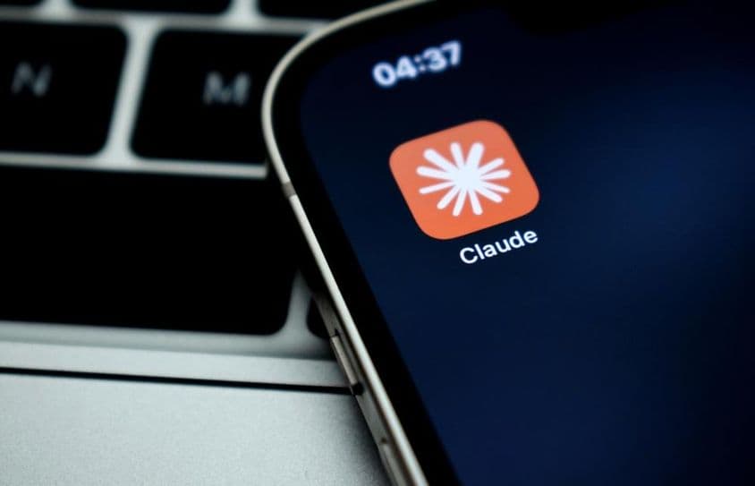 iPhone上显示Claude应用图标
